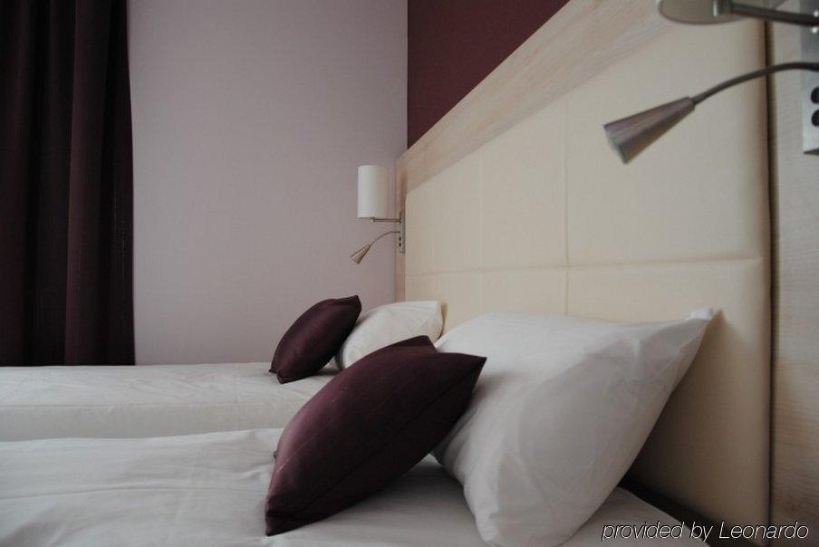 Brit Hotel Vendee Mer Les Achards  Exterior foto